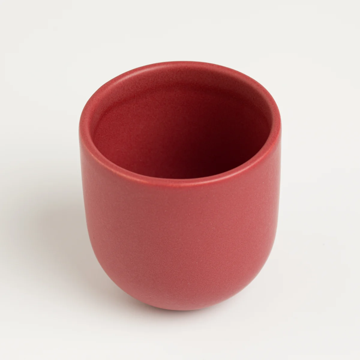 Ceașcă cafea ceramică fără toartă pentru cappuccino mare, Novum Burgundy Red, 250 ml, roșu grena mat, gresie glazurată manual — fotografia 4